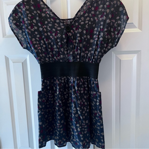 My Story Keyhole Back Dress Navy and black with leaf print - Picture 3 of 4